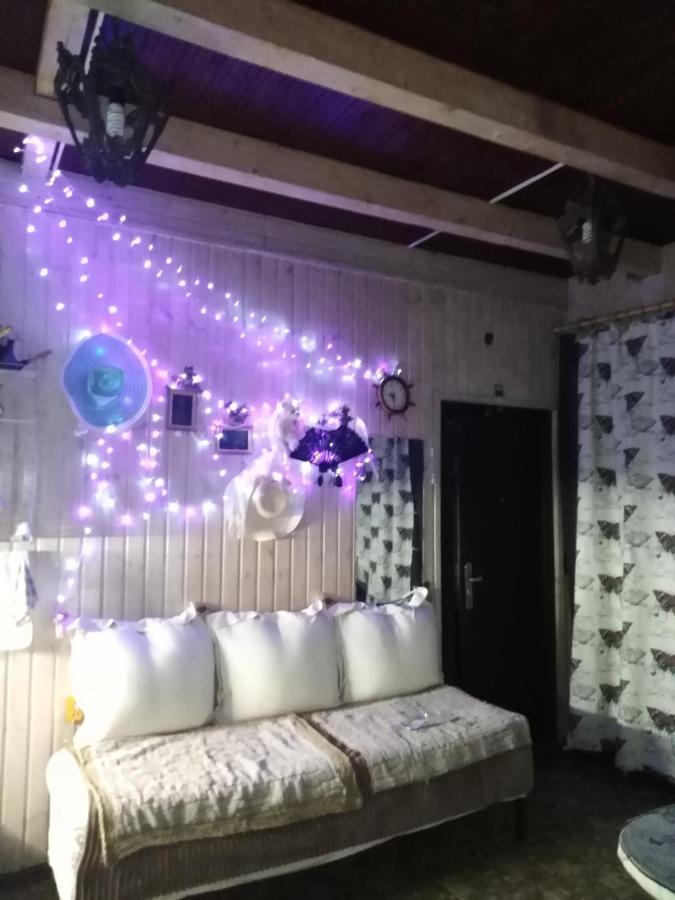 At the seaside Hotel Пицунда Екстериор снимка